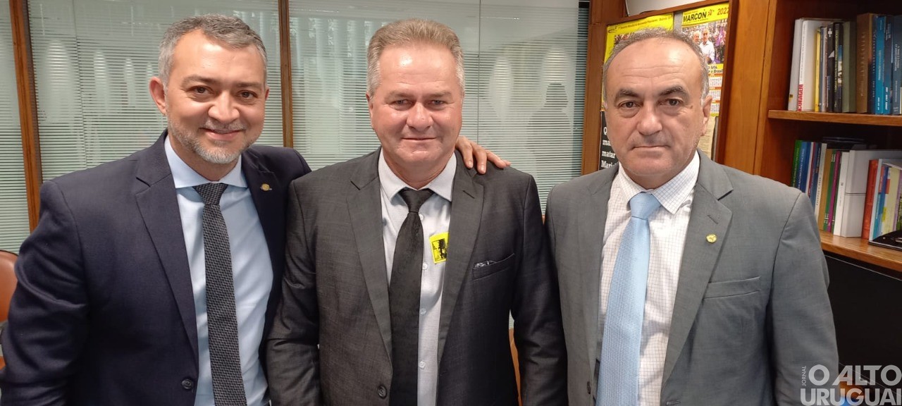 Lideranças de Pinhal viajam a Brasília