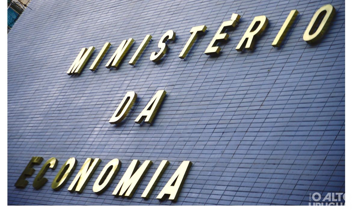 Atividade econômica vai desacelerar em 2022, diz Guedes