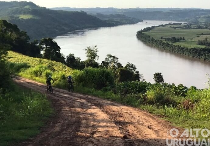 Encontro regional de mountain bike acontece em Caiçara
