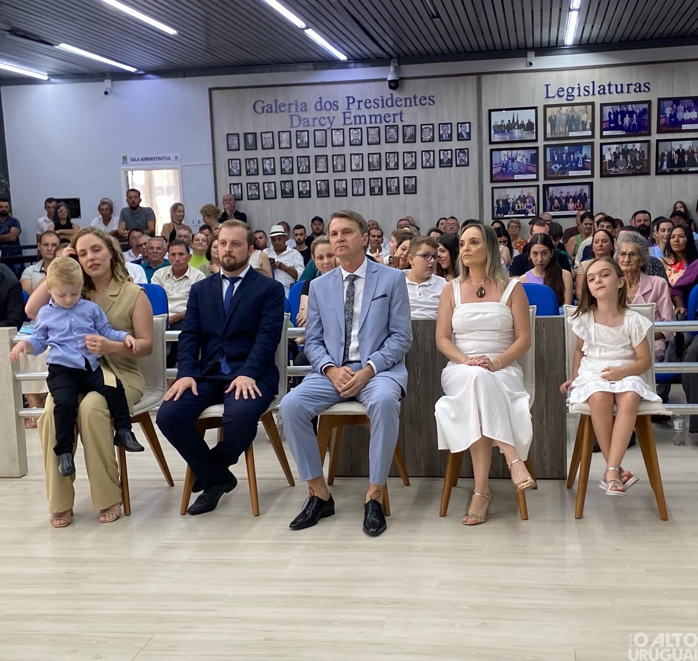 Volmir Bielski e Lucas Balestrin tomam posse como prefeito e vice de Iraí