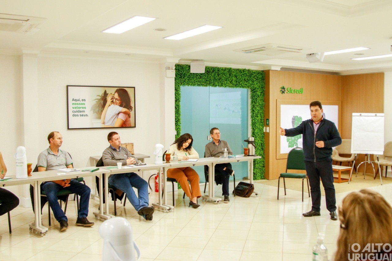 Conselheiros e coordenadores de núcleo participam de formação