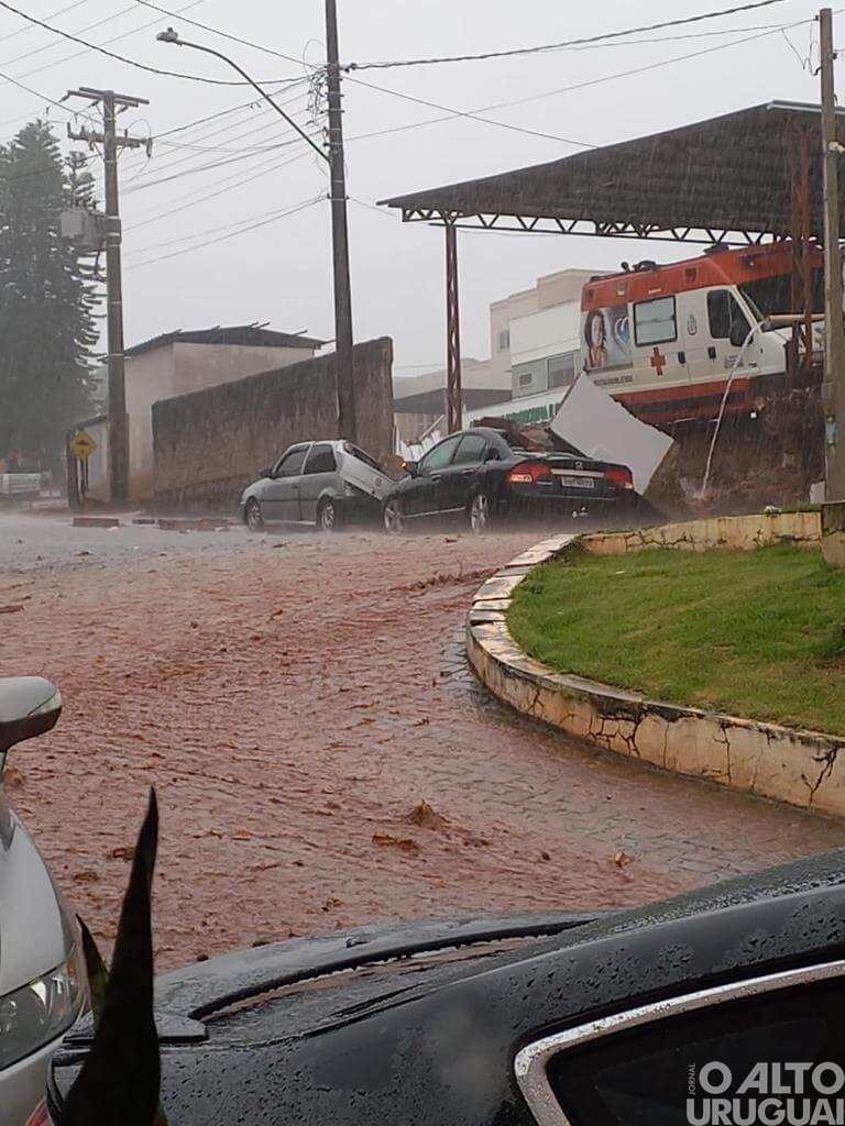 Seberi: Muro desmorona na Fundação Hospitalar Pio XII