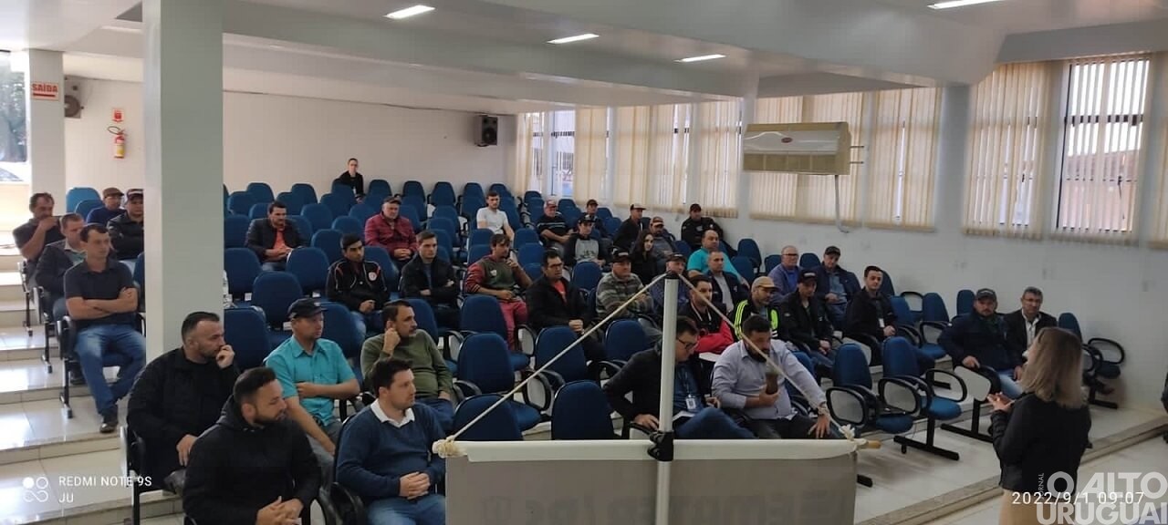 Curso de manejo de defensivos reúne mais de 40 agricultores em Palmitinho