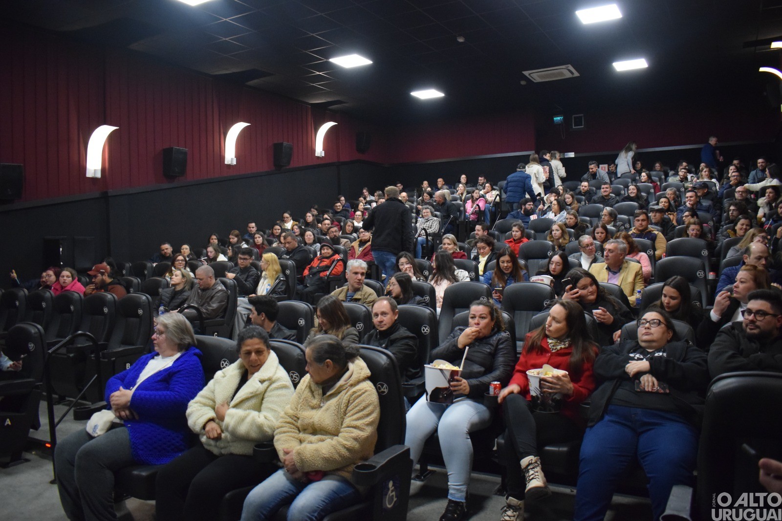 Estreia do curta-metragem “Medo de amar” lota cinema de FW