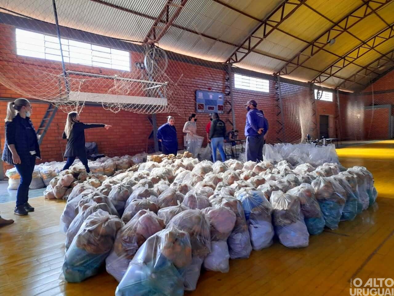 Jaboticaba: Administração municipal entrega 150 cestas básicas