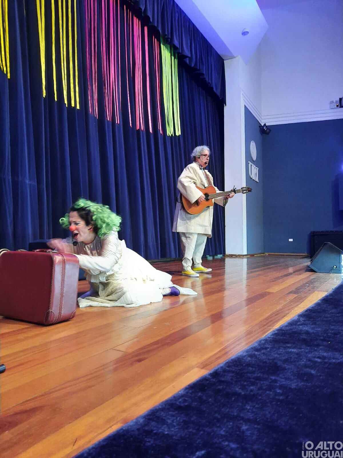 Escola Afonso Pena promove peça teatral comemorativa aos seus 60 anos