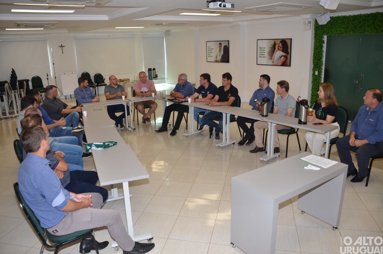 Sicredi Conexão renova apoio ao futsal regional
