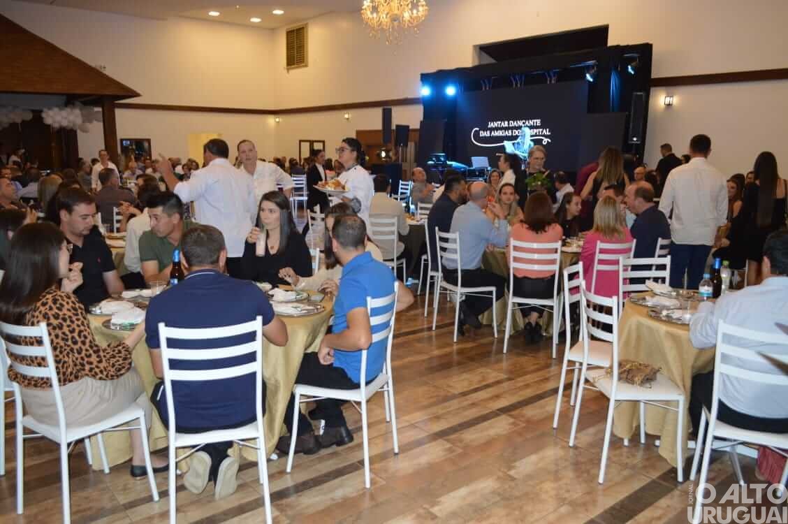 Jantar-dançante das Amigas do Hospital é realizado em Seberi