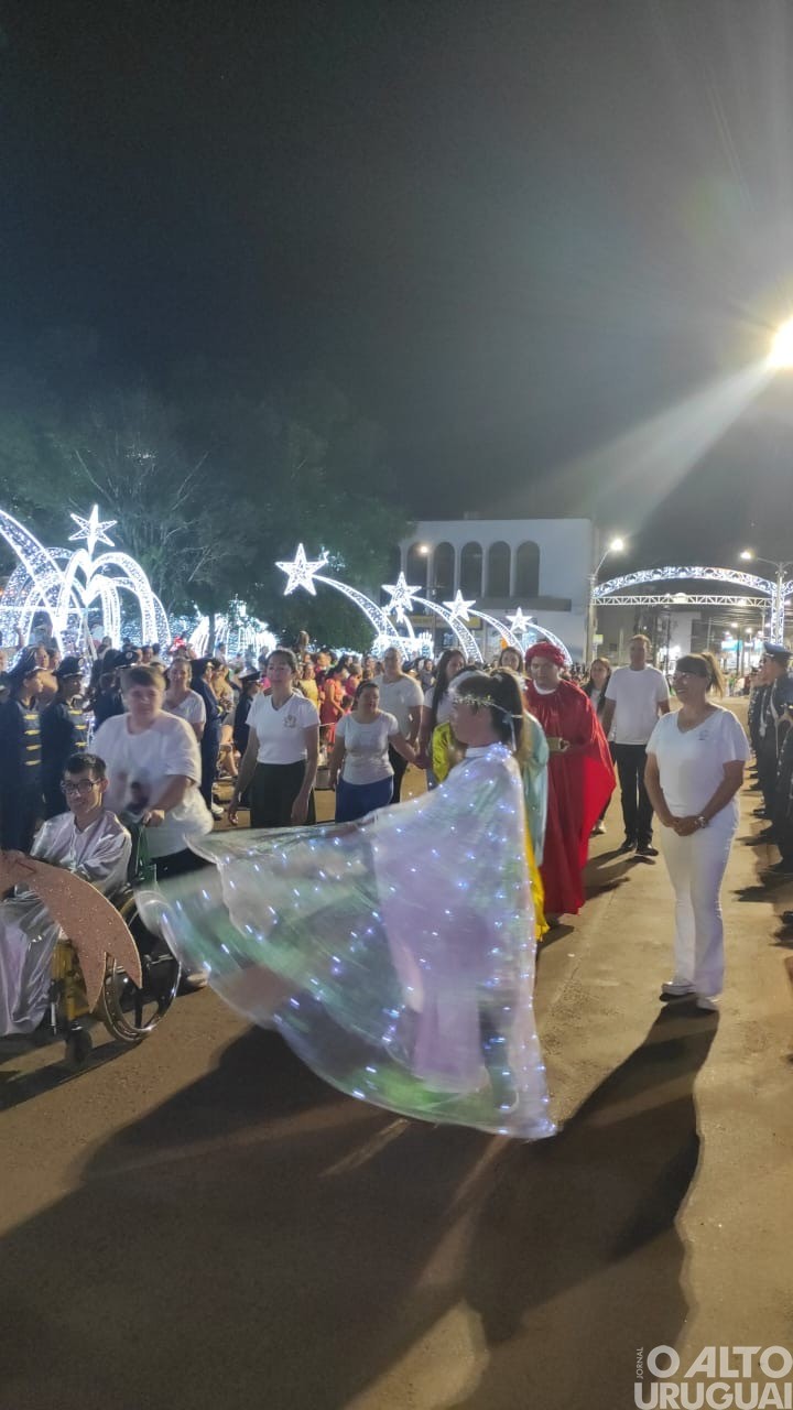 2º Magia do Natal de Seberi surpreende o público com desfile natalino e chegada do Papai Noel