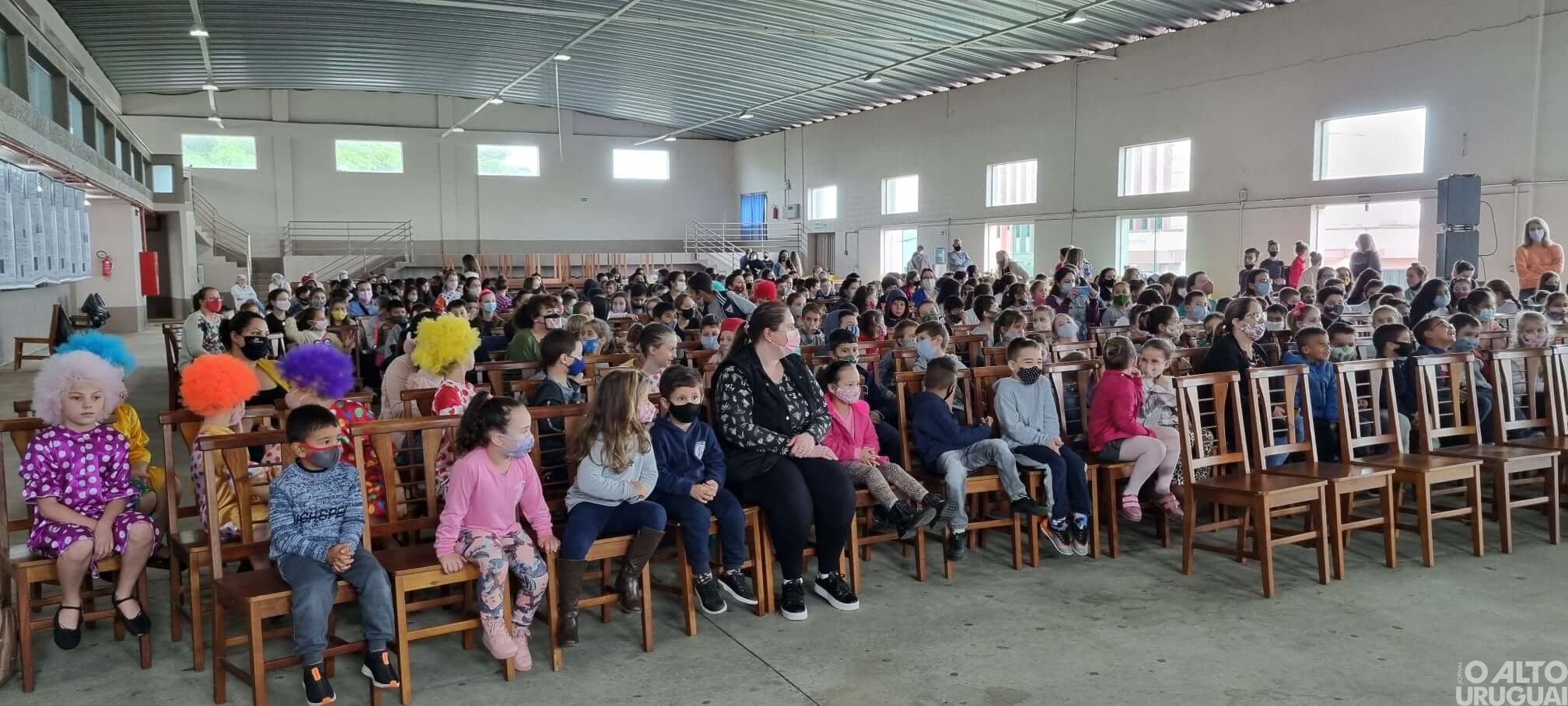 Taquaruçu do Sul: Ciranda Literária homenageia crianças, professores e funcionários públicos