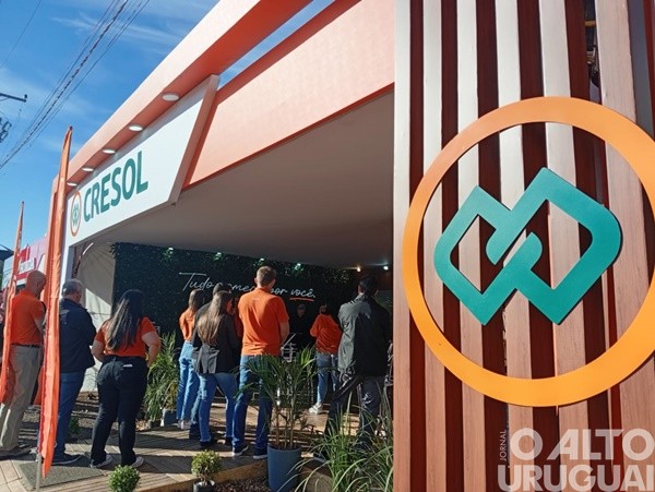 Cresol Raiz está presente na feira com atrações interativas, negócios e presença marcante no agro