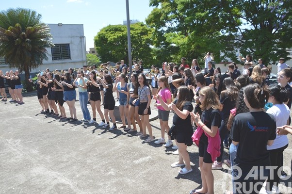 Bandas da Escola Cardeal Roncalli conquistam cinco títulos de campeãs e três de vice-campeãs em SC