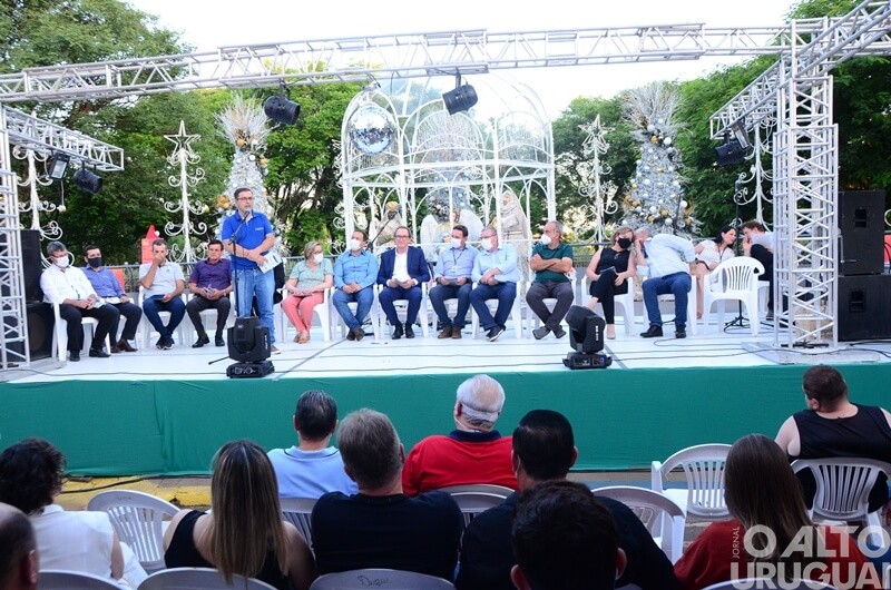 Lideranças de vários municípios prestigiam abertura da 1ª Feira Regional das Agroindústrias