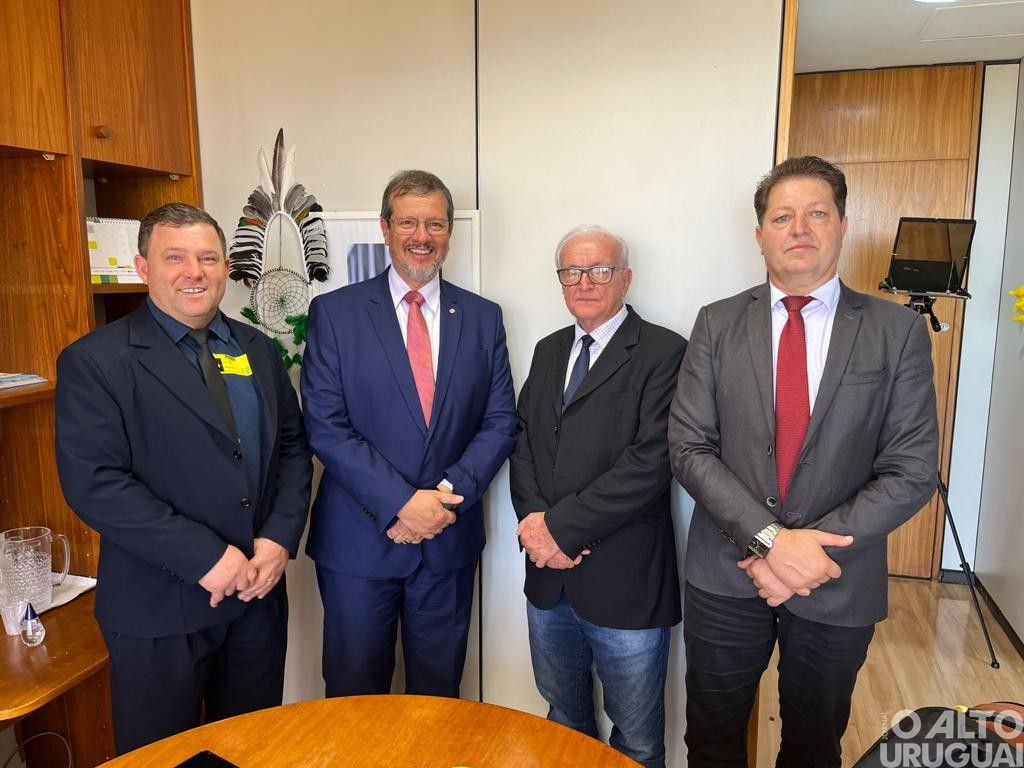 Prefeito de Vista Alegre participa de reuniões em Brasília