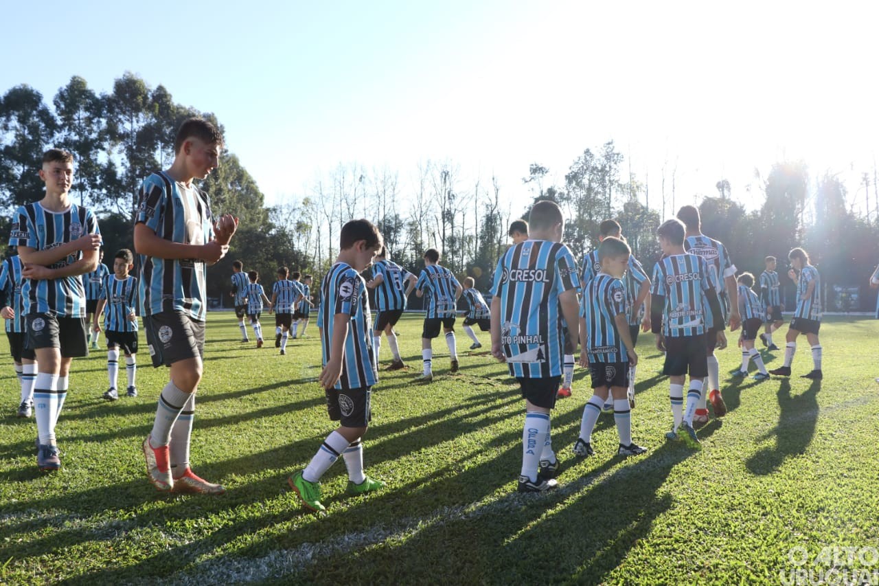 Amistoso com a presença de ex-jogadores do Grêmio é realizado em FW