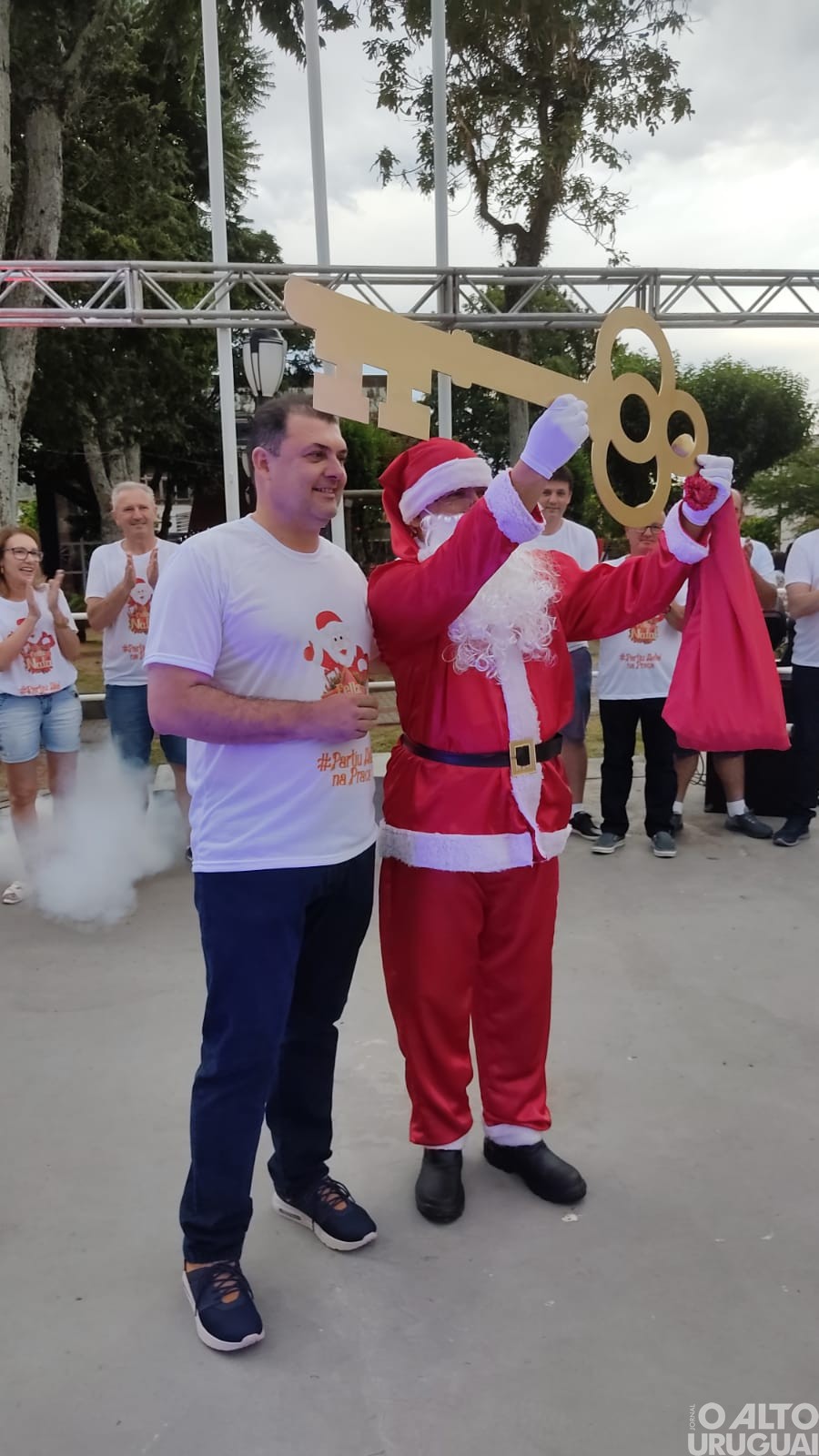 Planalto: chegada do Papai Noel e apresentações das escolas marcam Natal na Praça