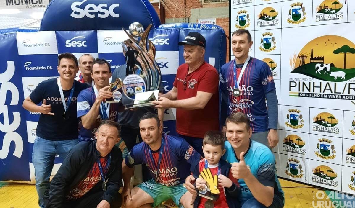 Pinhal conhece seus campeões no futsal 