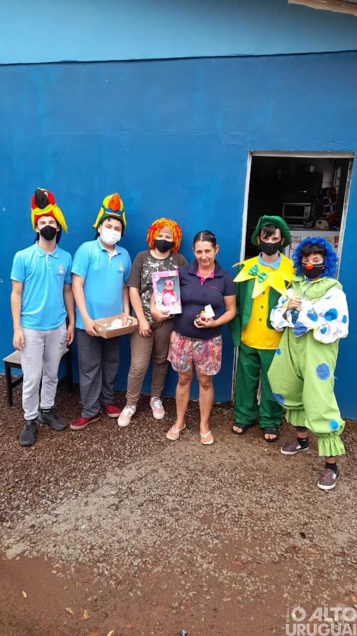 Vereadores mirins promovem ação solidária em Pinhal