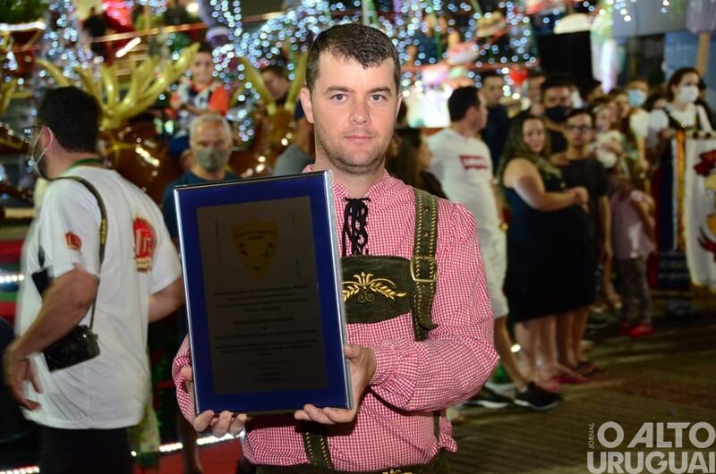 Apresentações do Centro Cultural 25 de Julho marcam noite do Frederico em Luz