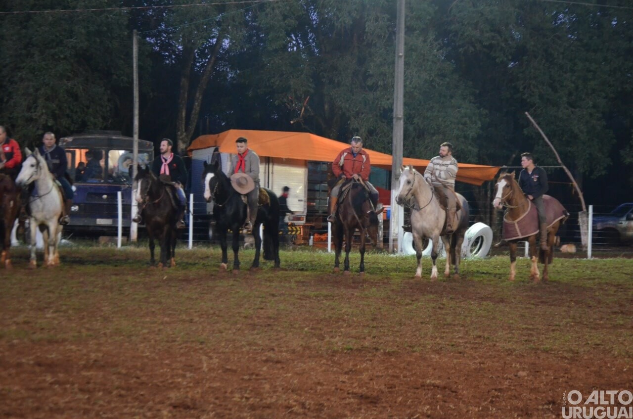 Oração da Ave-Maria marca abertura oficial do Rodeio Crioulo de FW