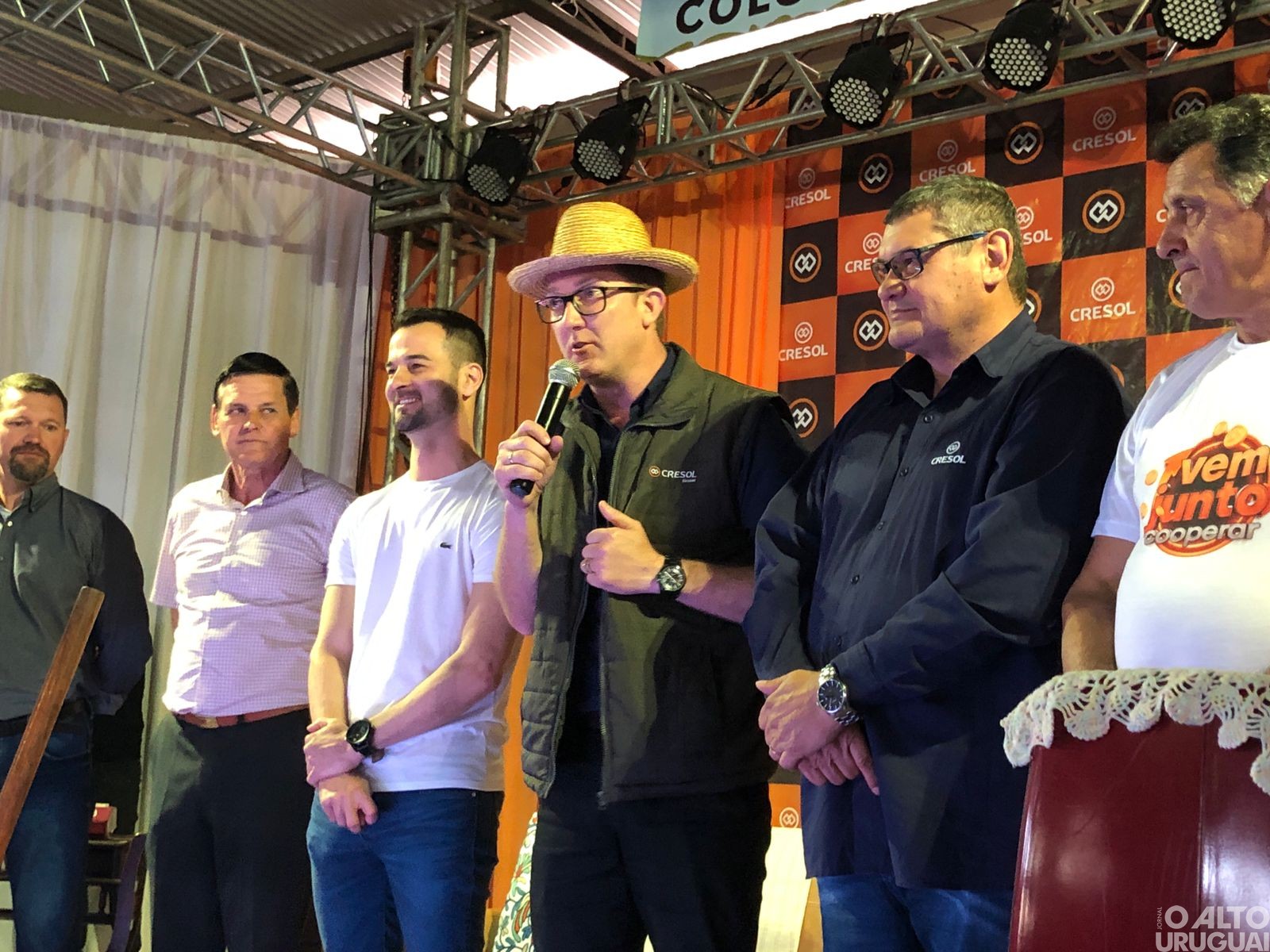 Humorista Badin apresenta-se em FW