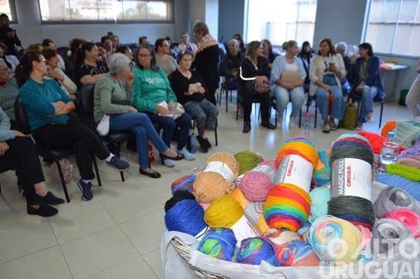Tricolã promove workshop de tricô e crochê em FW