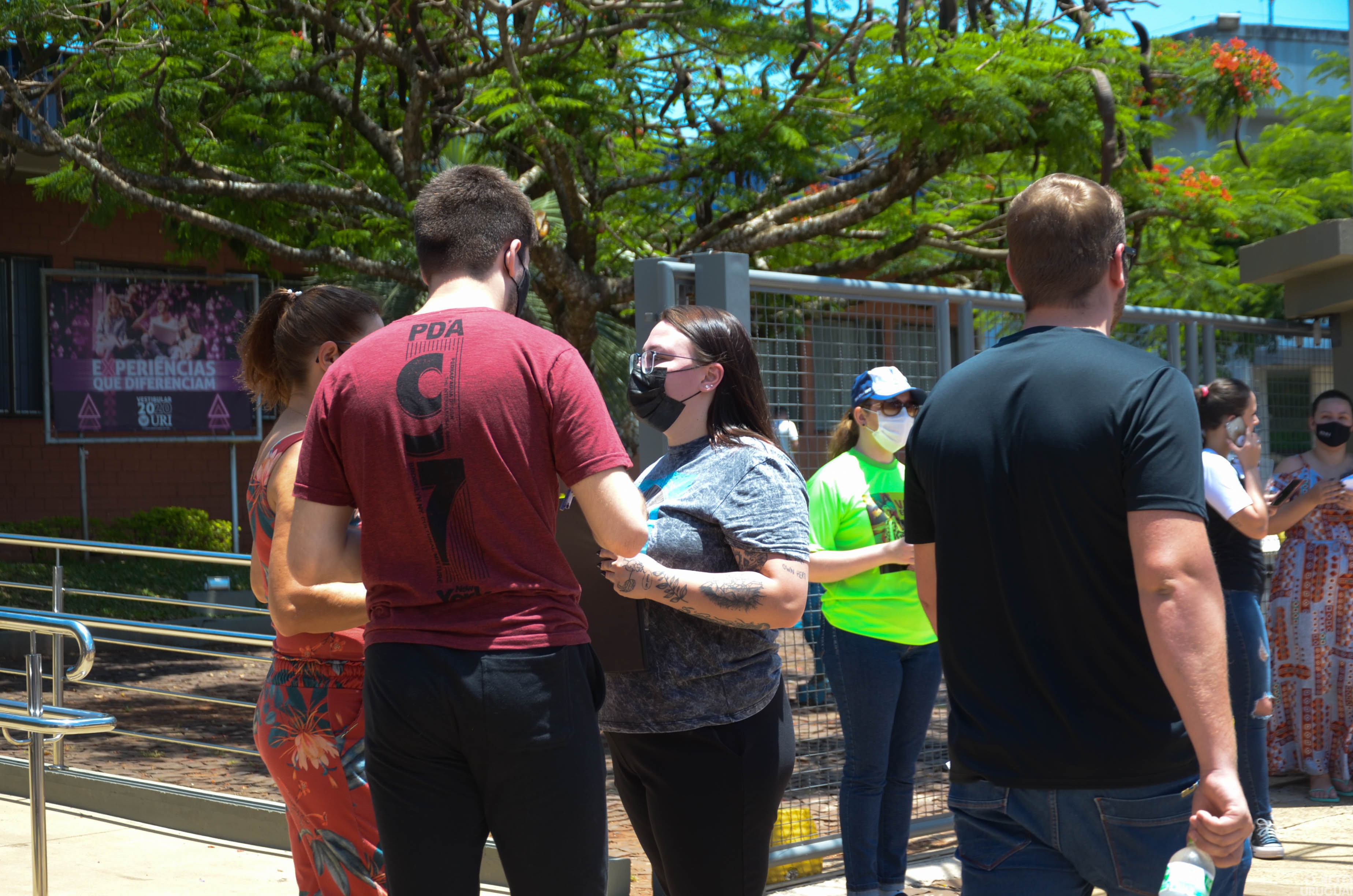 Estudantes participam do primeiro dia de provas do Enem