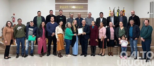 Câmara de Rodeio Bonito homenageia cidadãos destaque