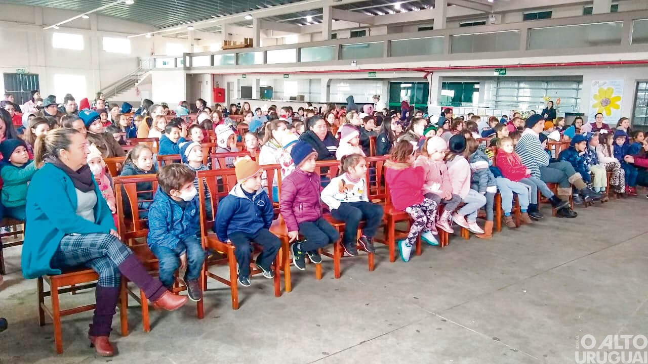 Administração de Taquaruçu do Sul promove peça teatral de conscientização