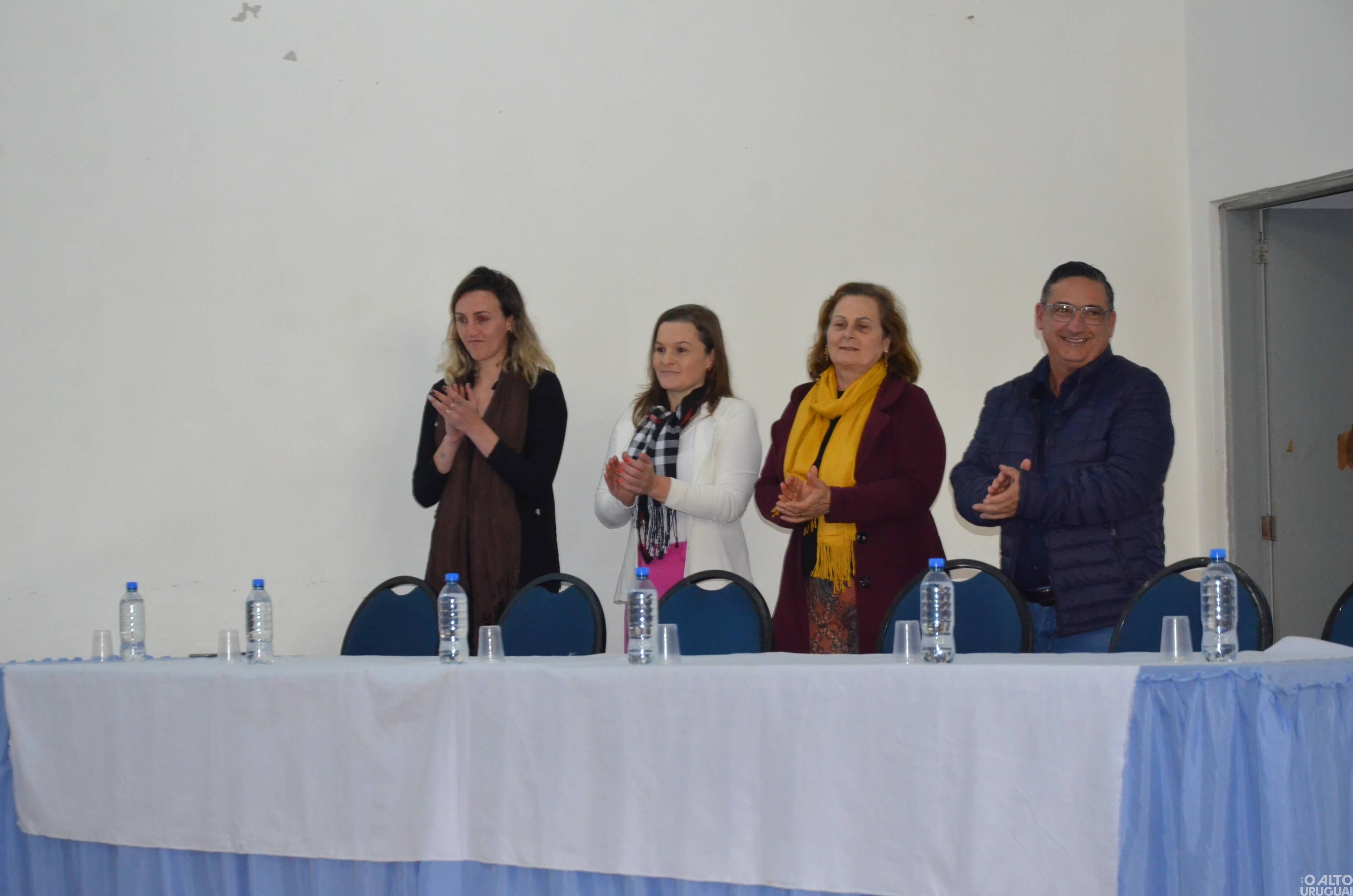 Três estudantes são premiadas na final municipal do Oratória nas Escolas em Rodeio Bonito