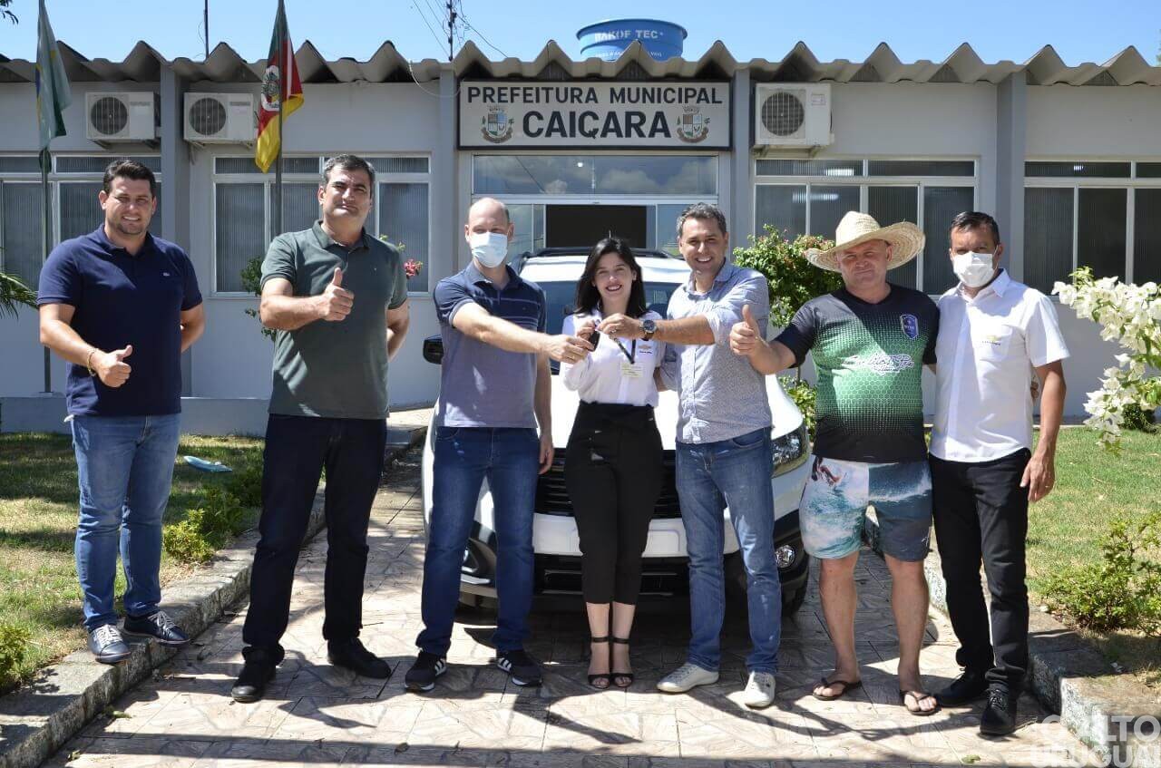 Prefeitura de Caiçara destina novo veículo para transporte de pacientes