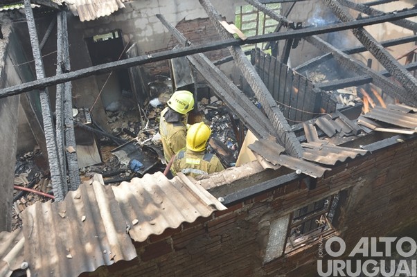 FW: Bombeiros atendem mais um incêndio em residência
