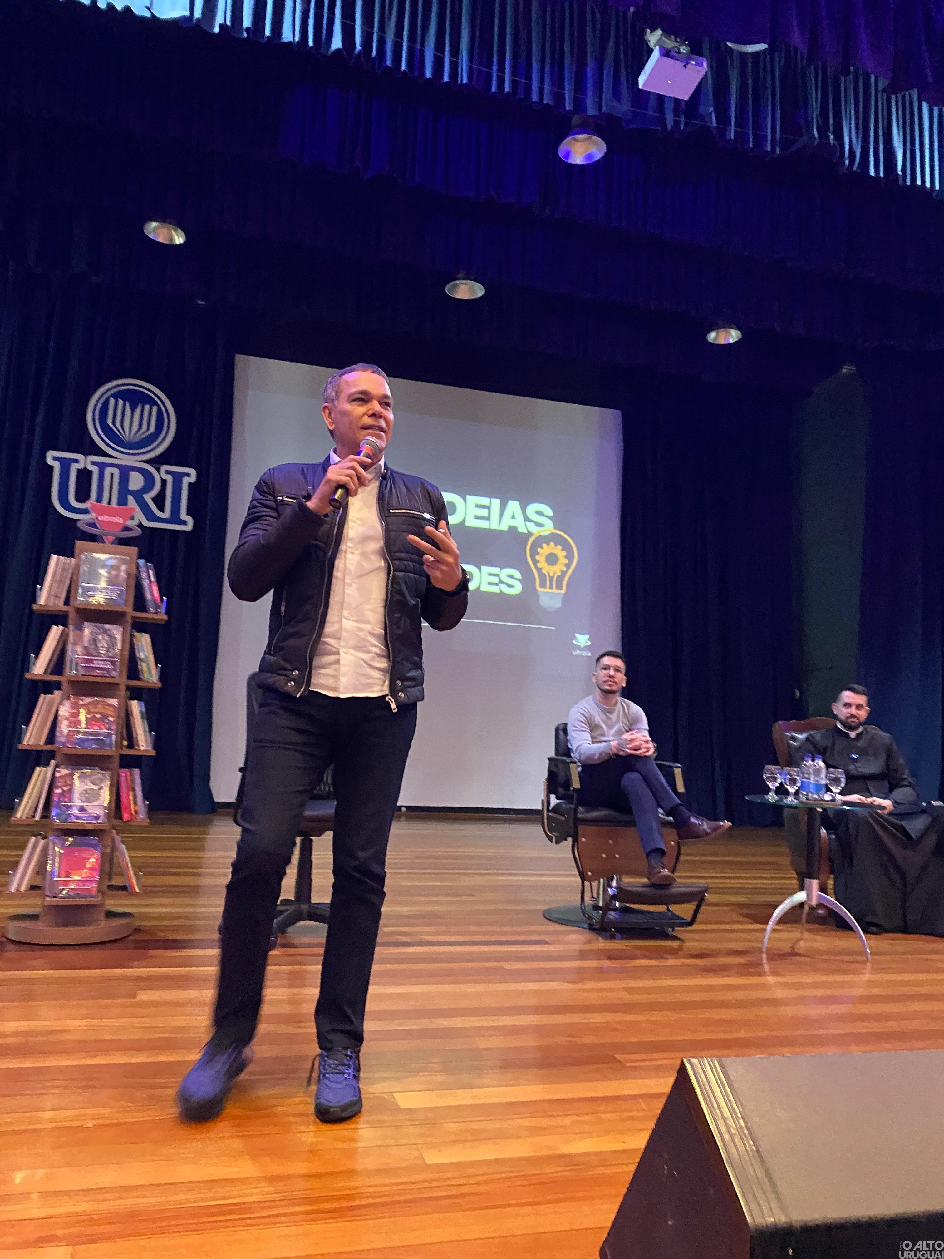 Diálogo e experiências marcam mais uma edição do Projeto Adolescer na URI/FW