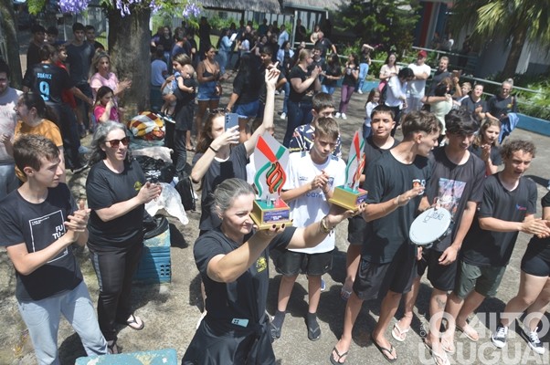 Bandas da Escola Cardeal Roncalli conquistam cinco títulos de campeãs e três de vice-campeãs em SC