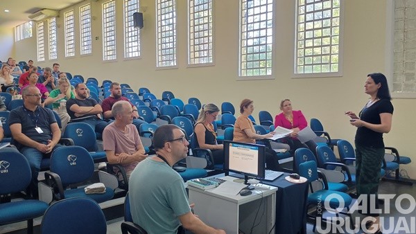 Definição da cédula da Consulta Popular ocorre nesta terça-feira