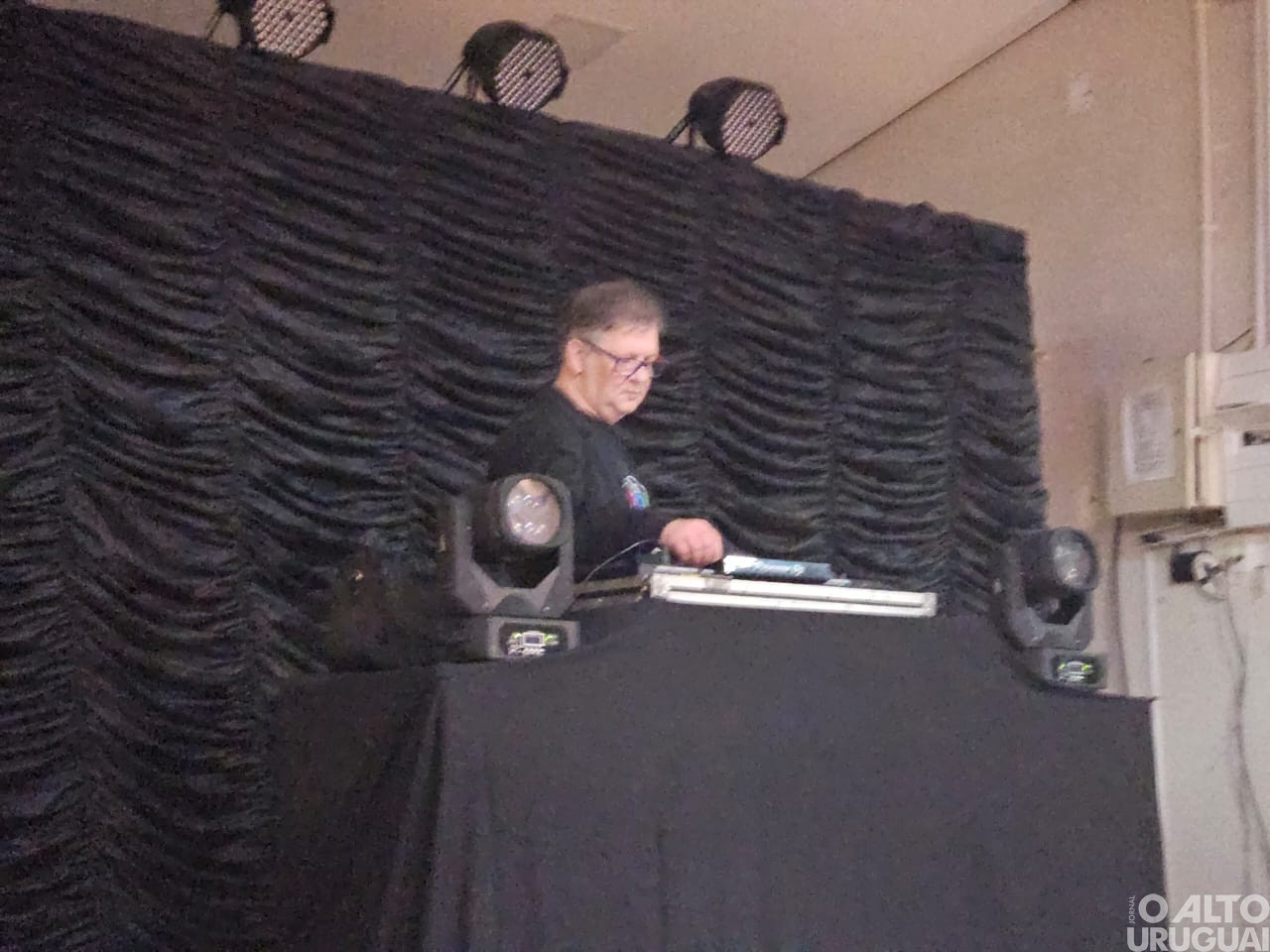 Baile Flashback/Anos 70, 80 e 90 é realizado em FW