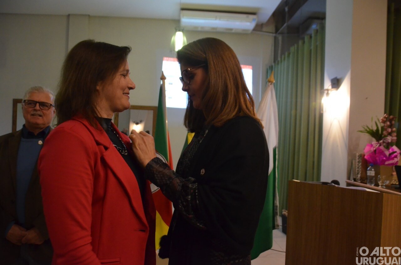 Rotary Club FW Barril e Interact empossam novas diretorias