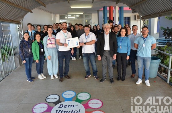 Escola Cardeal Roncalli de FW recebe certificado em qualidade de água tratada