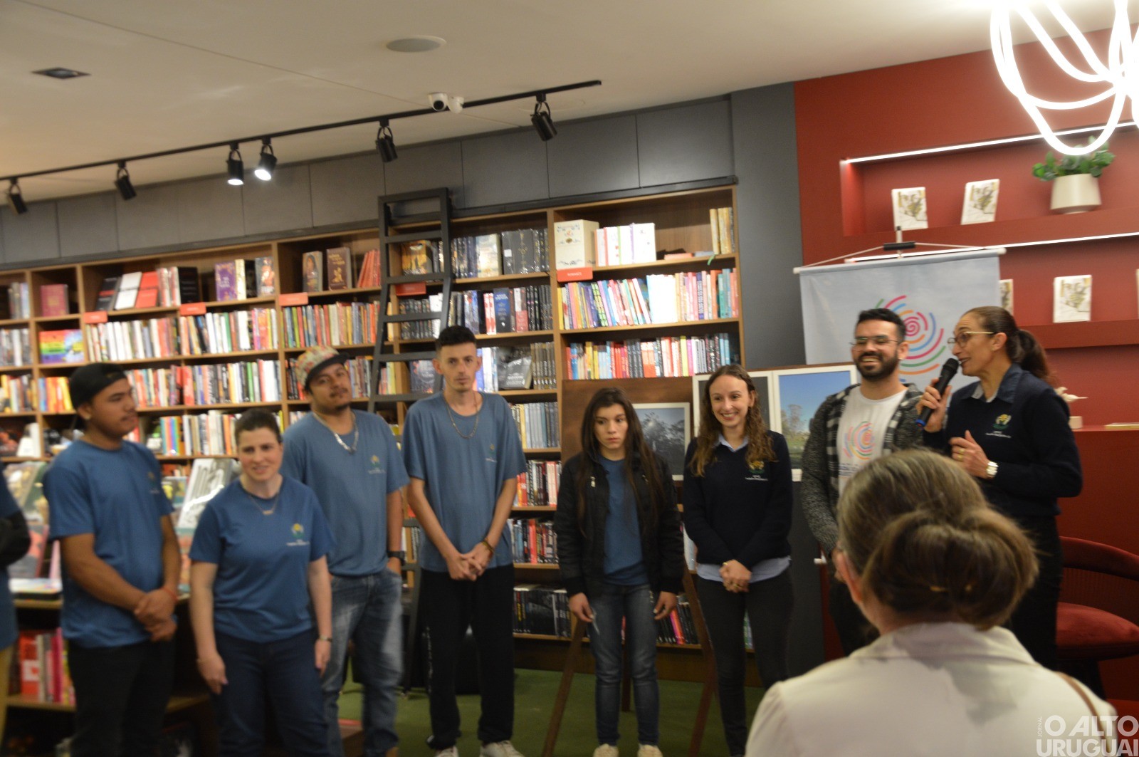 Apae-FW promove exposição fotográfica