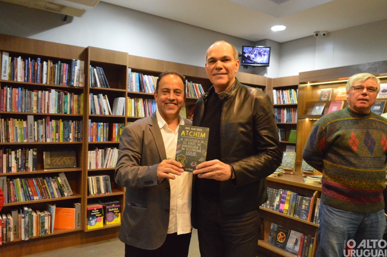 Médico Jorge Alan Souza recebe convidados para lançamento de seu livro