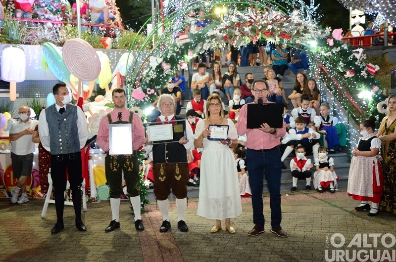 Apresentações do Centro Cultural 25 de Julho marcam noite do Frederico em Luz