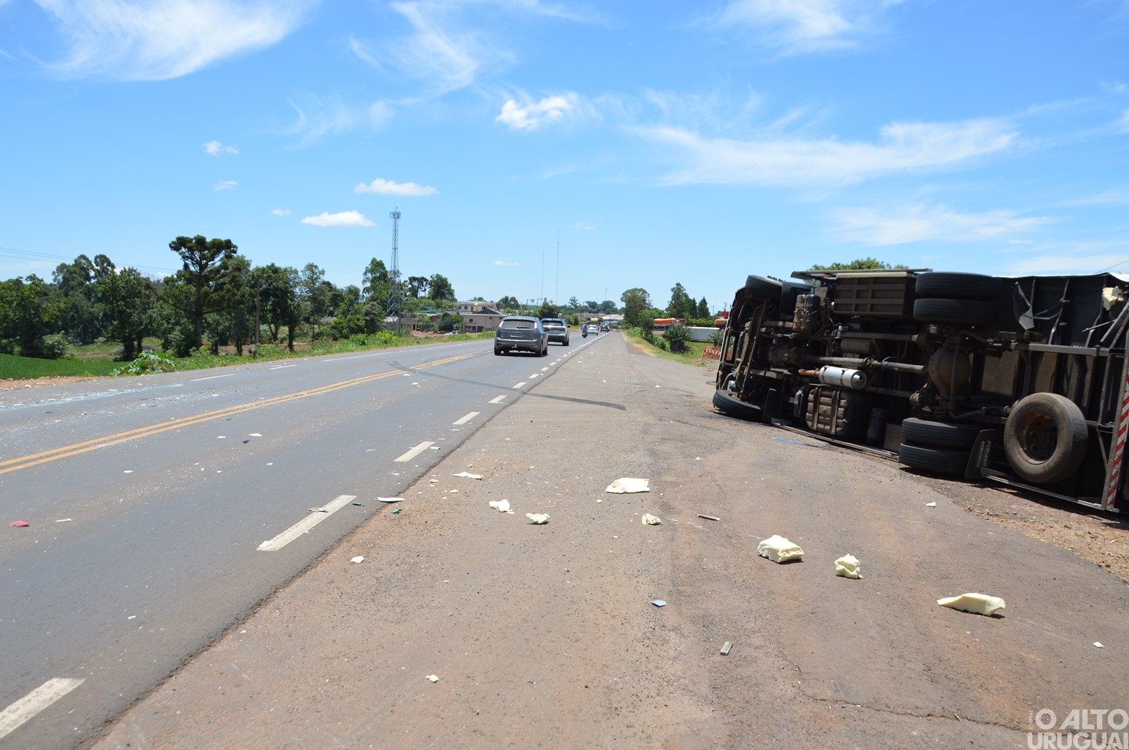 Colisão envolvendo caminhão e ônibus é registrada na BR-386 em Frederico Westphalen