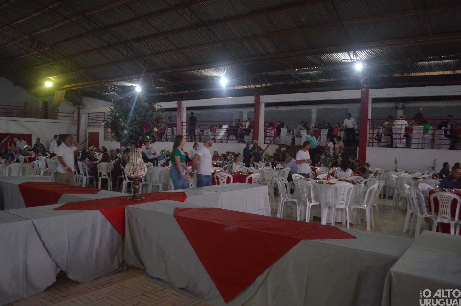 Centenas de pessoas participam das comemorações dos 100 anos de São João do Porto