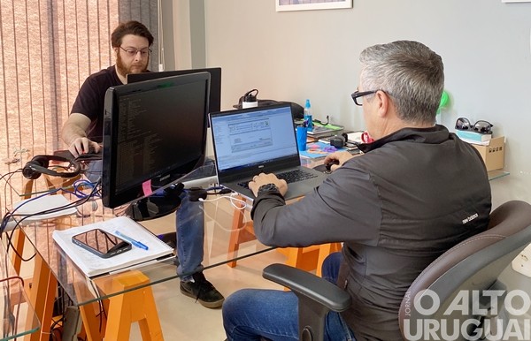 Farol TI completa 15 anos sendo referência em sistemas comerciais e certificação digital