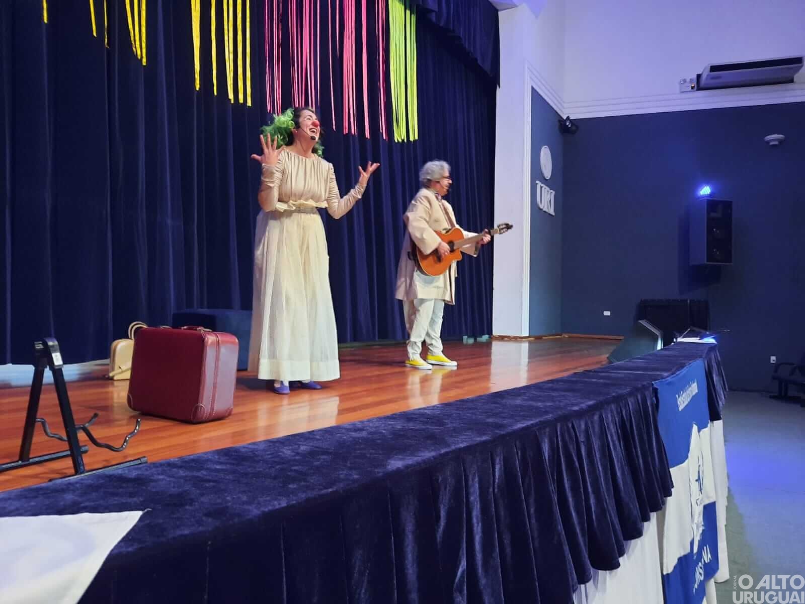 Escola Afonso Pena promove peça teatral comemorativa aos seus 60 anos