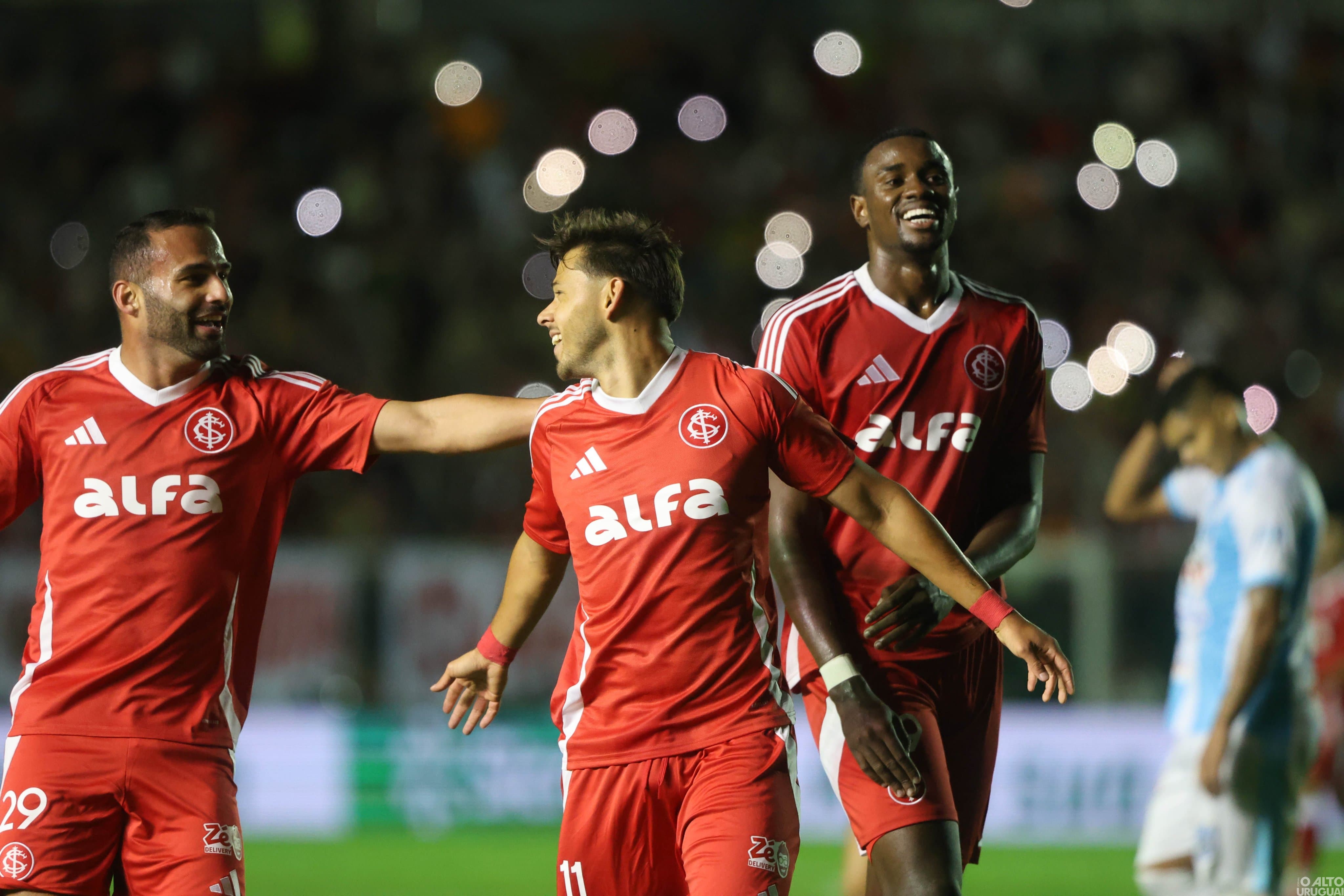 Inter vence o Maracanã e chega às oitavas da Copa do Brasil
