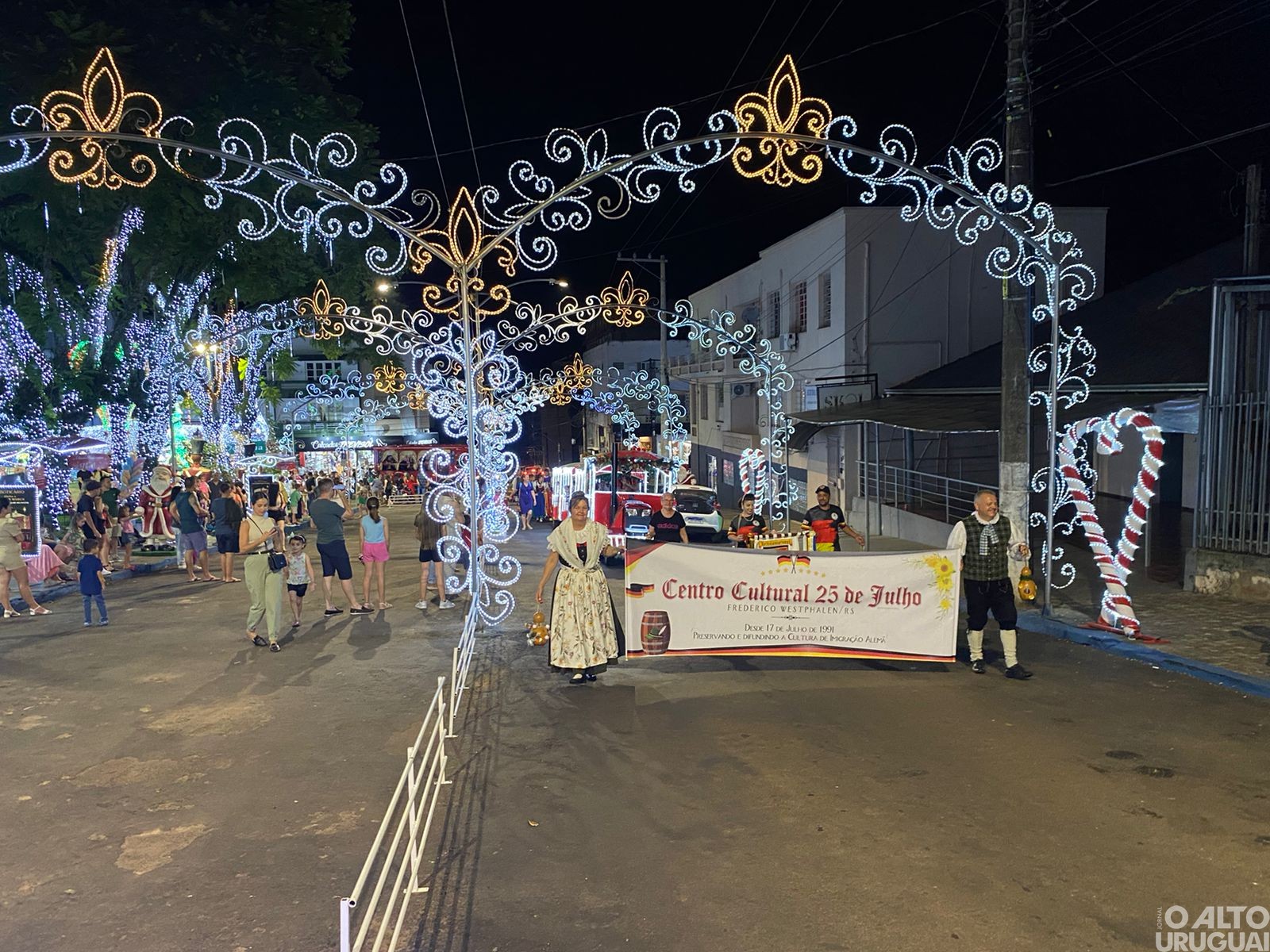 Marcha dos Archotes emociona público no Frederico em Luz
