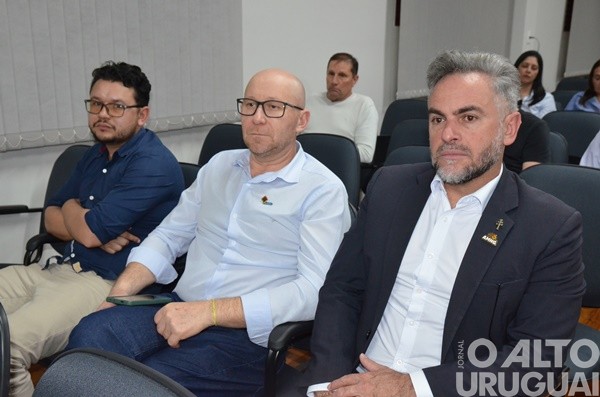Amng realiza reunião de prefeitos durante Festiplan em Planalto