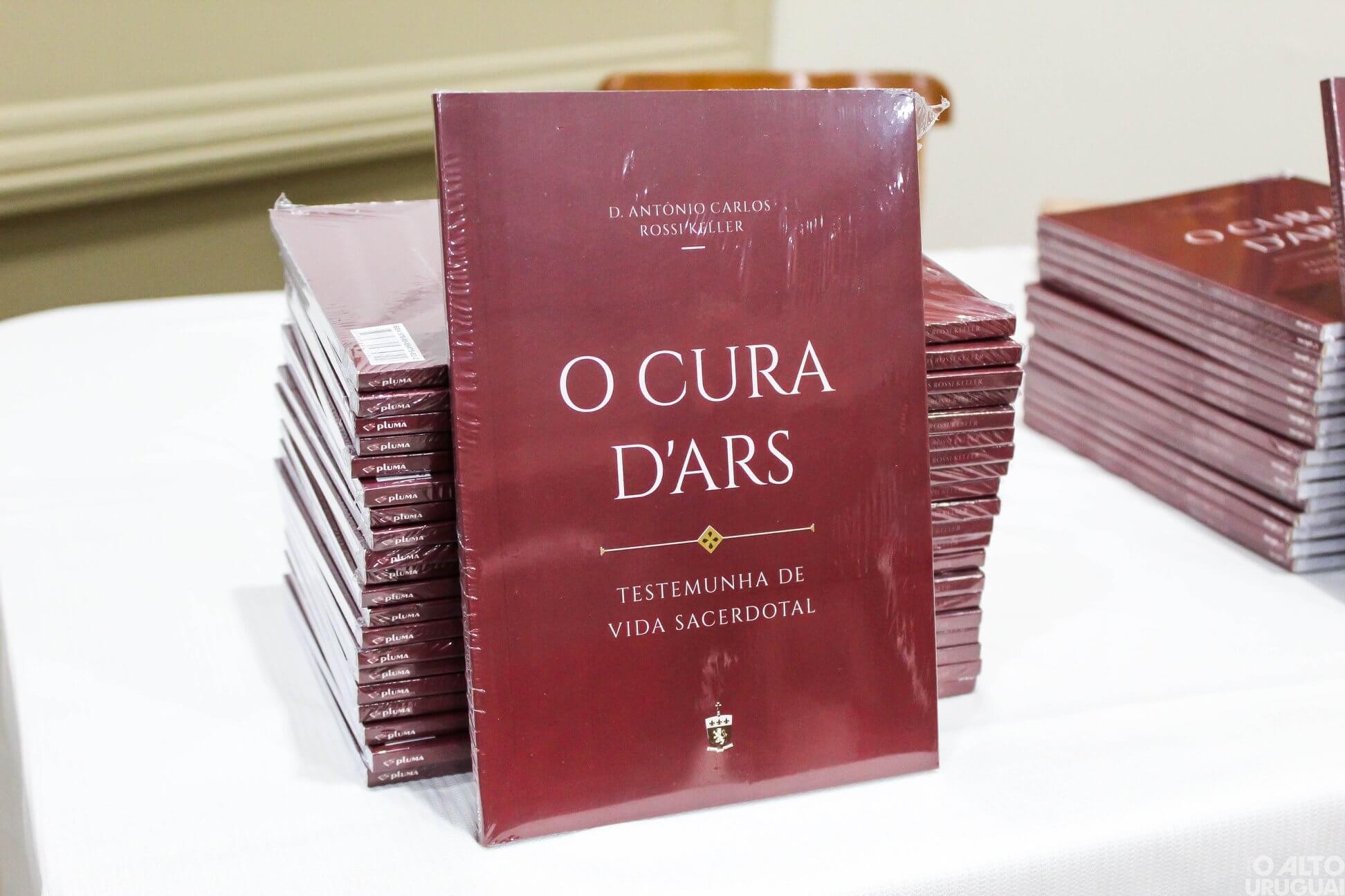 Bispo de FW lança seu primeiro livro