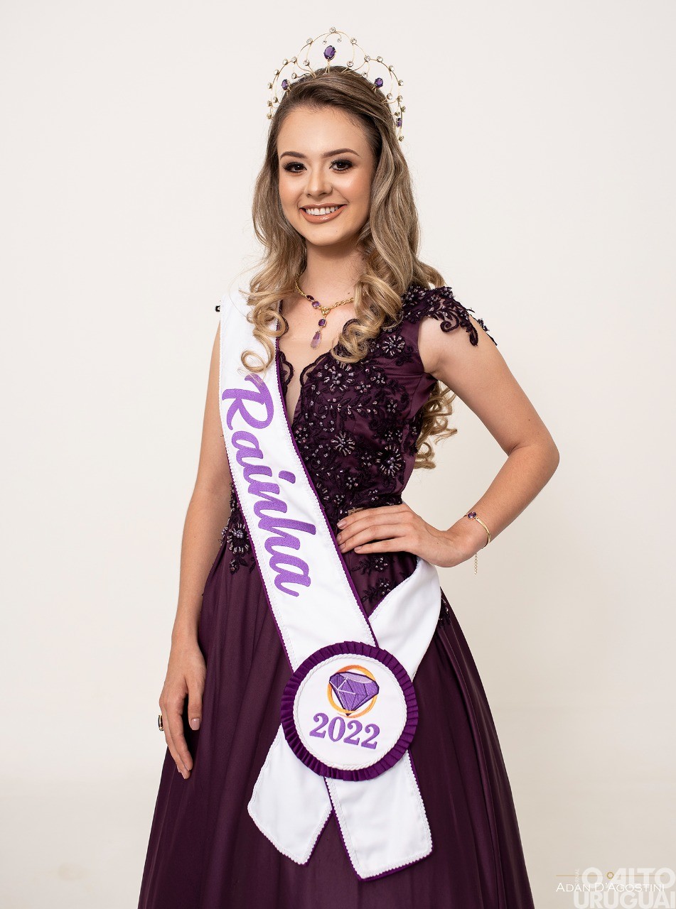 A rainha dona da coroa